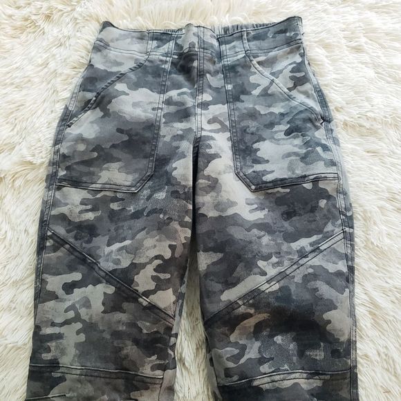 SPANX Camo Stretch twill cargo jogger size small - Picture 3 of 16
